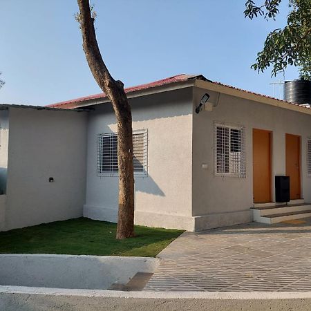 Lakshmi Farm Villa Alībāg Exterior photo